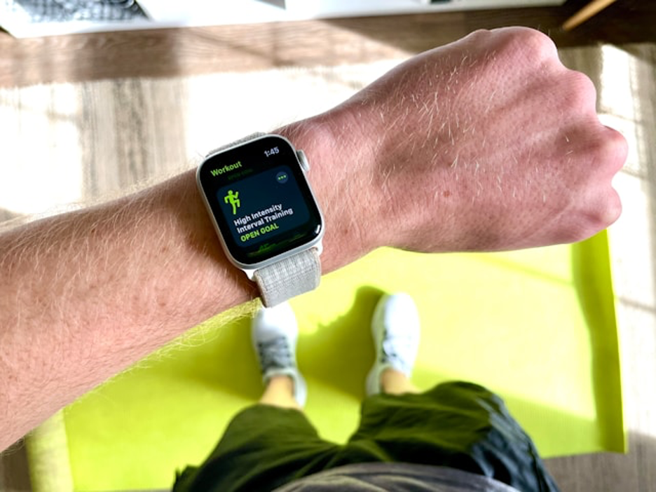 Apple Watch Sport Band vs. Sport Loop Which One Suits Your Lifestyle